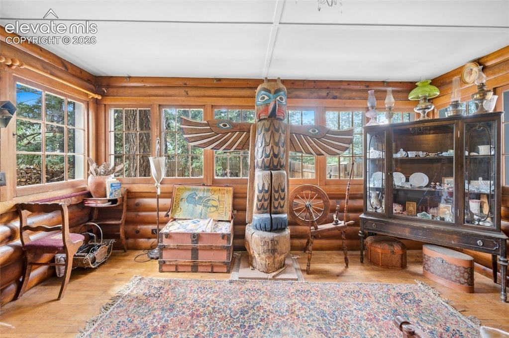 Image 9 of 50: Sun Room