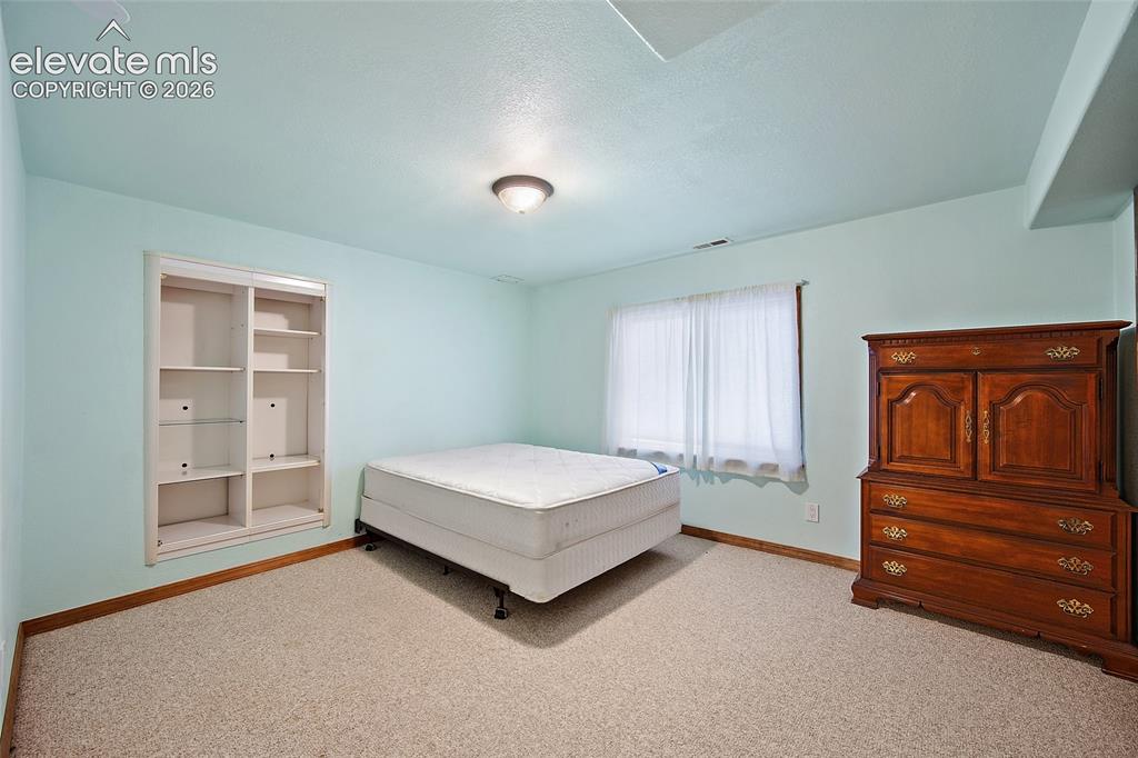 Image 29 of 41: Bedroom