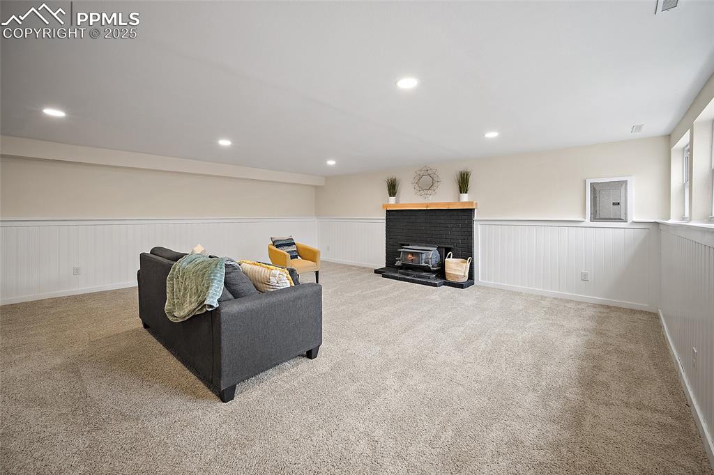 Image 28 of 45: Family Room