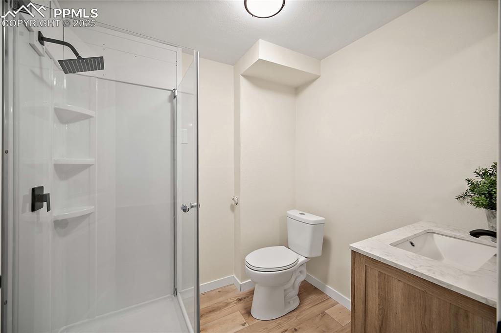 Image 33 of 45: Bathroom