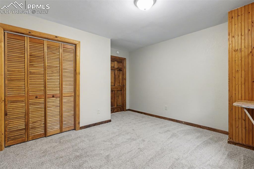 Image 11 of 50: Bedroom