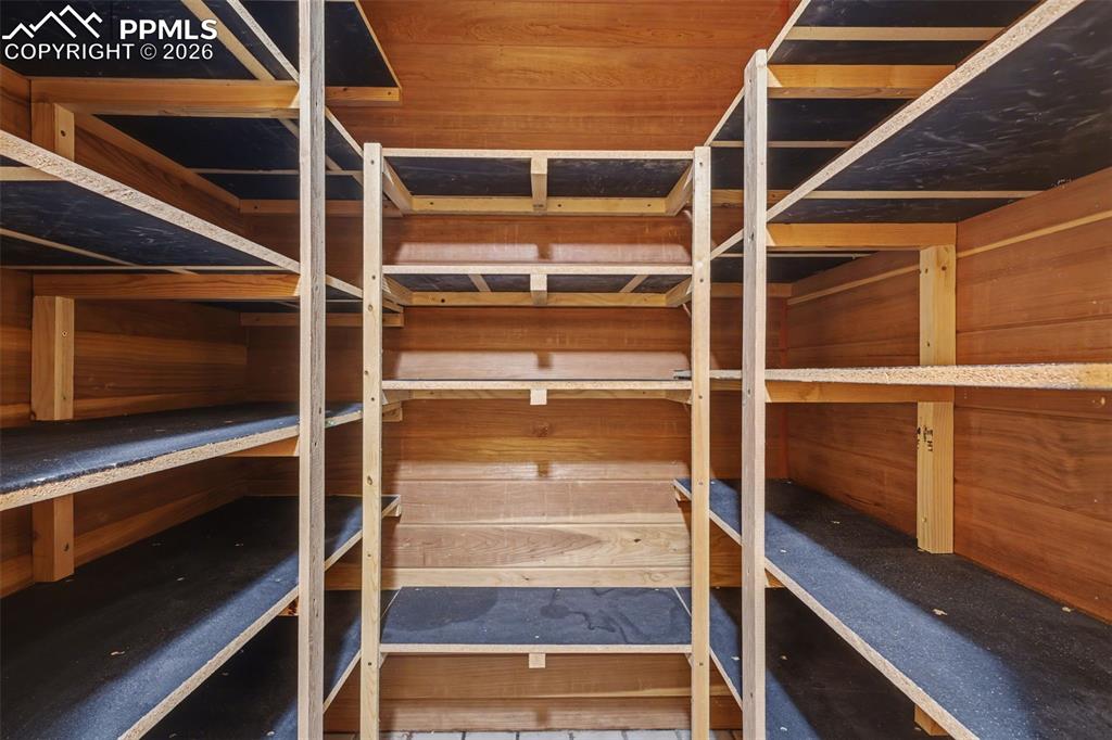 Image 34 of 50: Storage