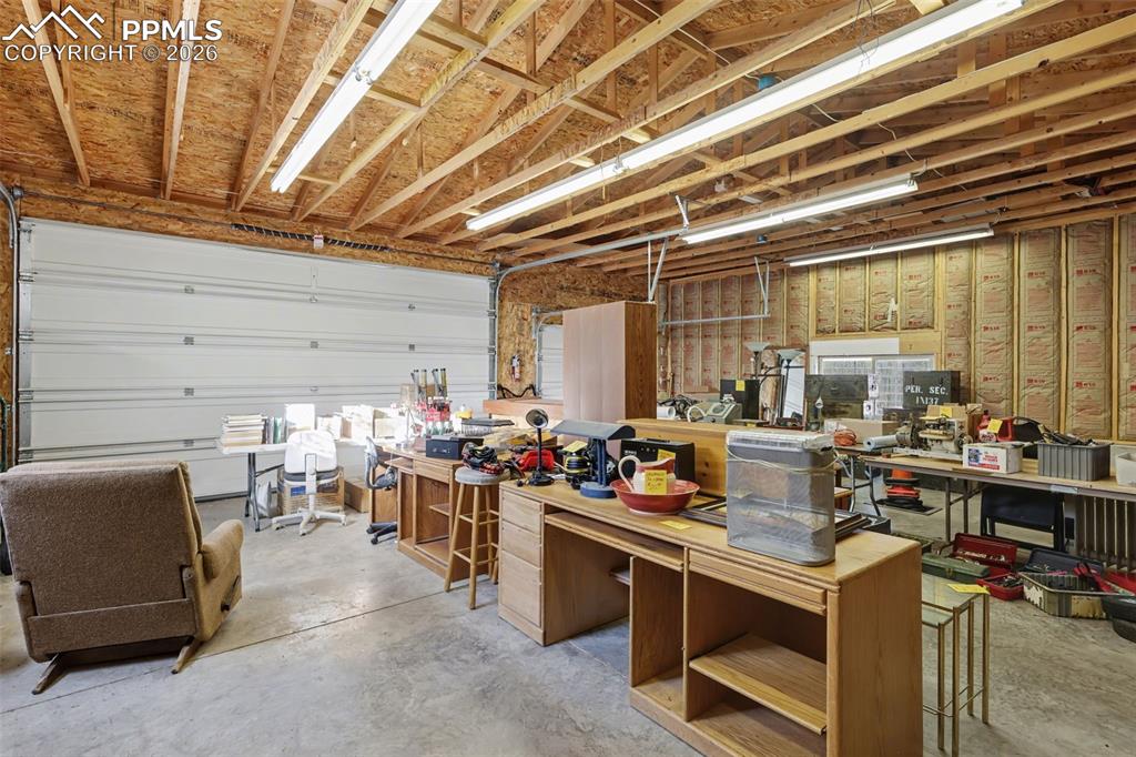 Image 50 of 50: Garage