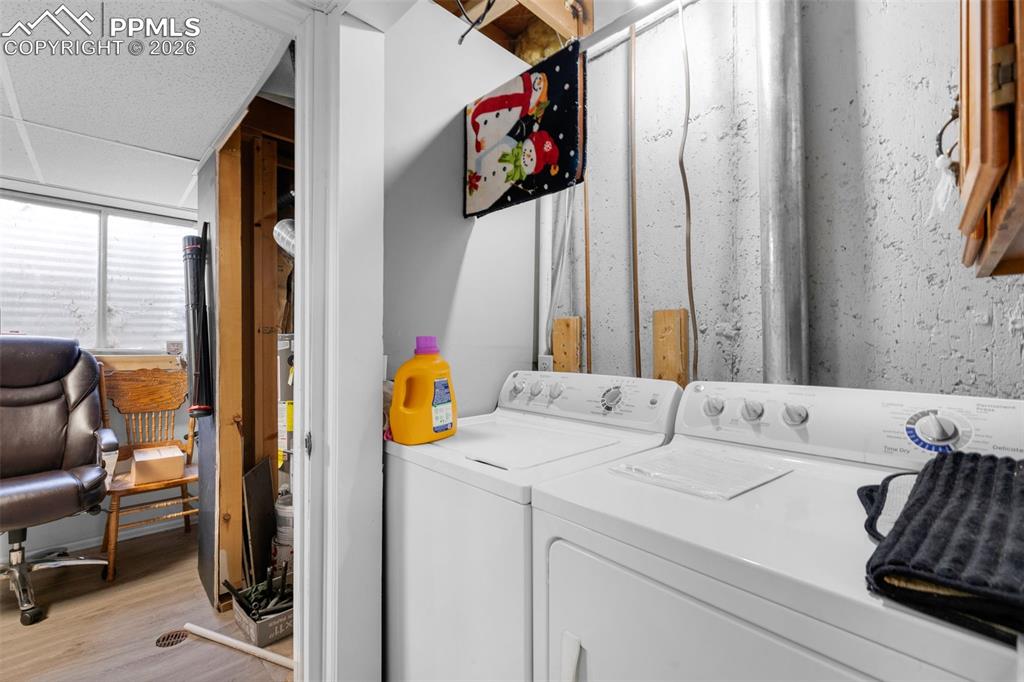 Image 15 of 21: Bedroom