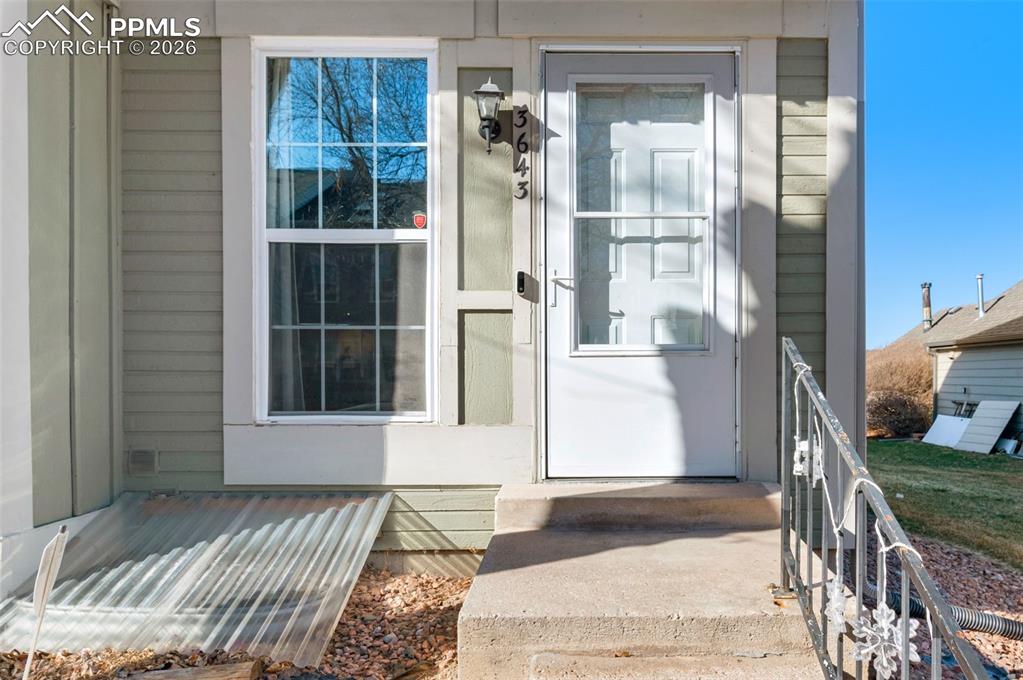 Image 18 of 21: Laundry