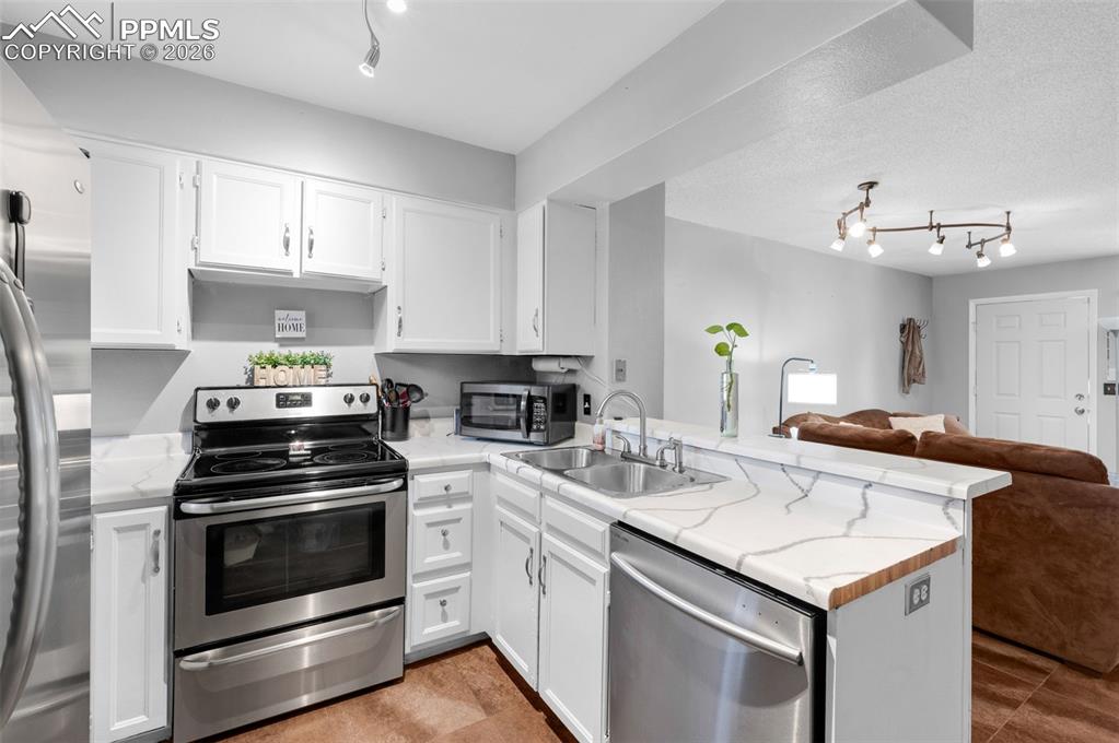 Image 6 of 21: Seller