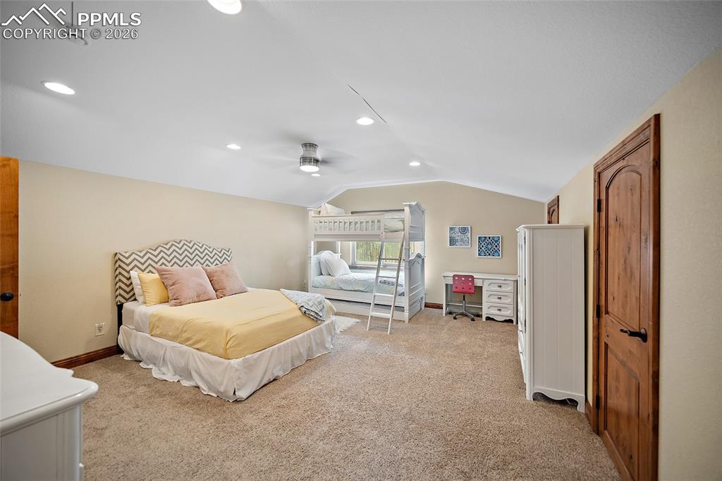 Image 37 of 46: Bedroom