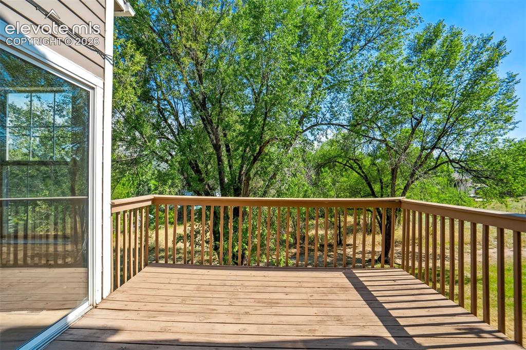 Image 13 of 50: Deck