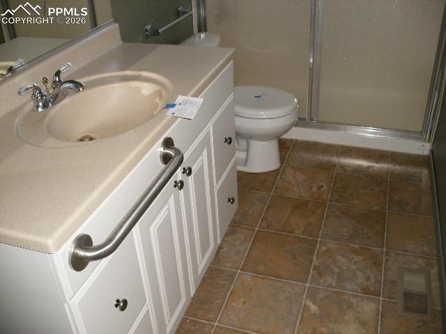 Image 13 of 47: Bathroom