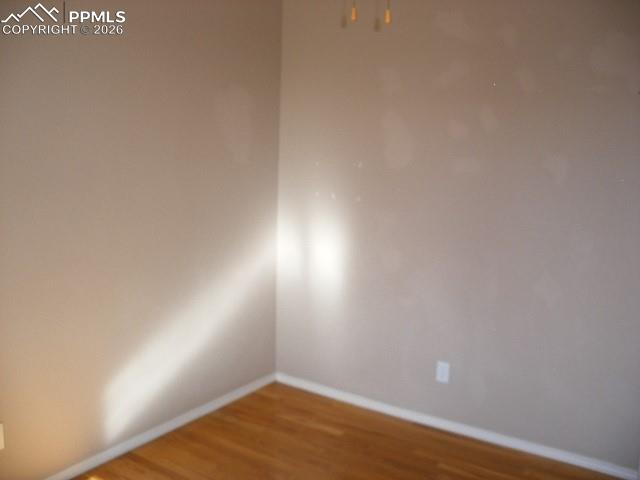 Image 23 of 47: Bedroom