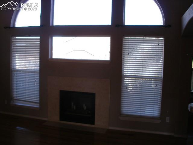 Image 32 of 47: Living Room