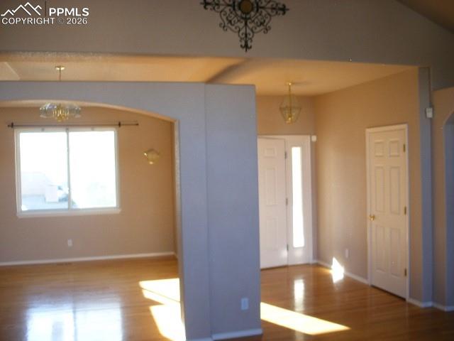 Image 35 of 47: Dining Area