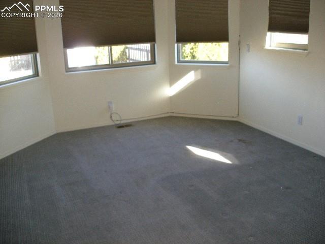 Image 36 of 47: Bedroom