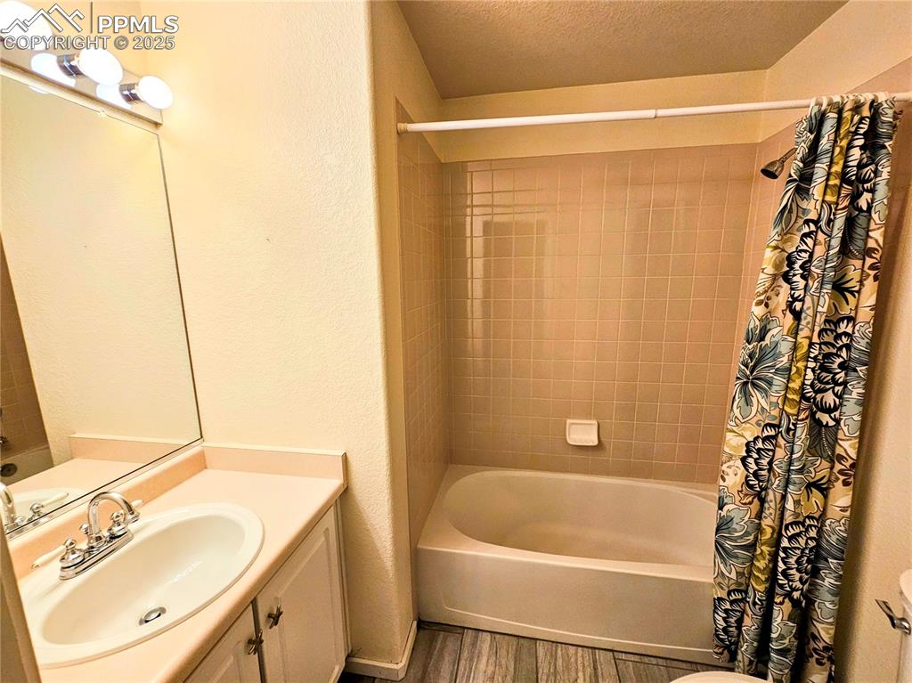 Image 31 of 42: main level guest bath
