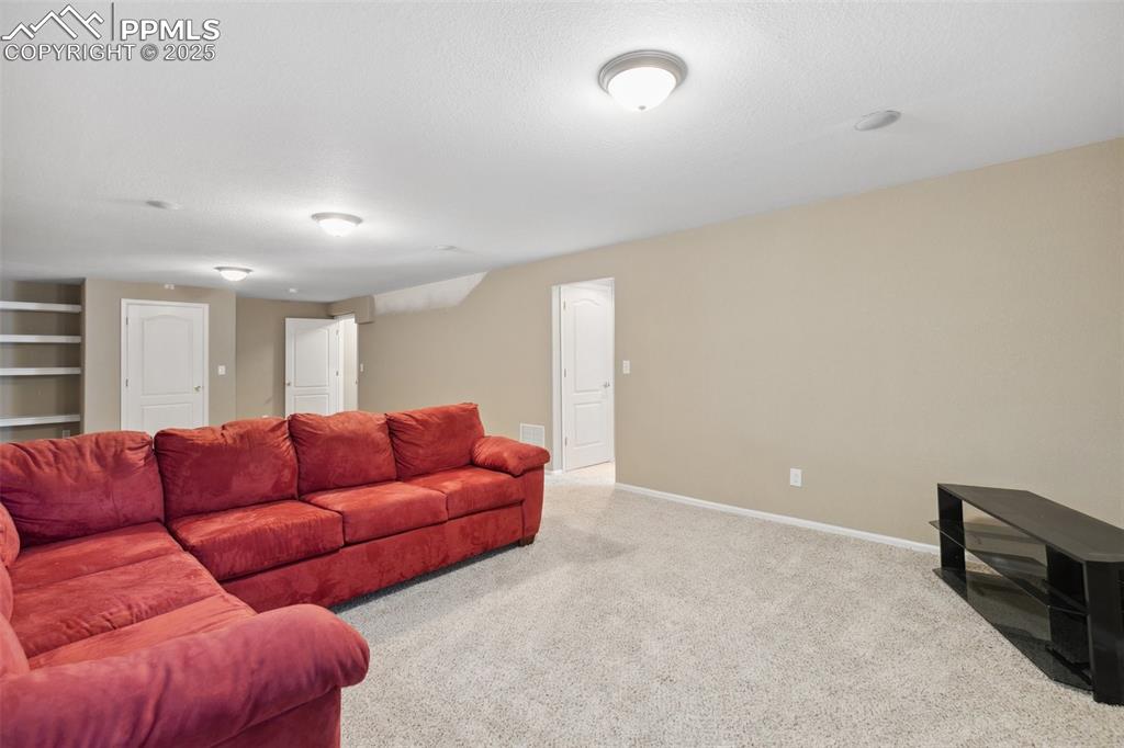Image 38 of 42: Family Room