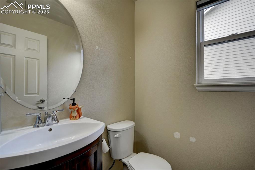 Image 18 of 44: Bathroom