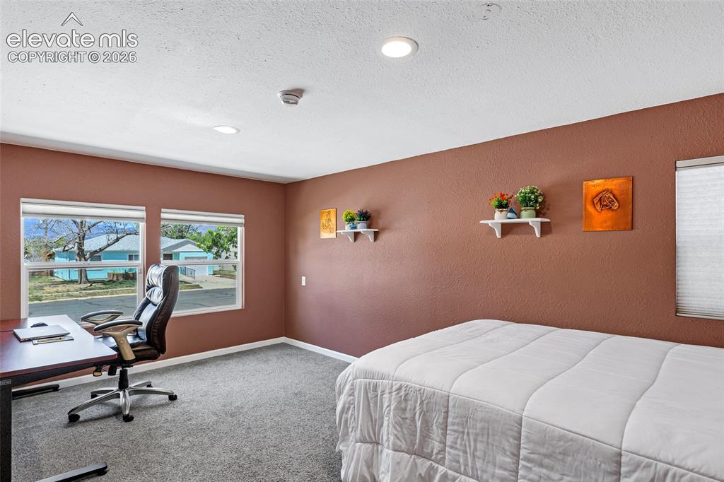 Image 16 of 29: Bedroom