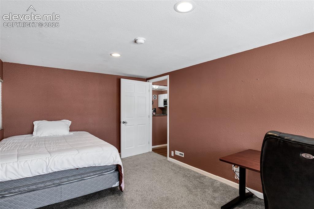 Image 17 of 29: Bedroom