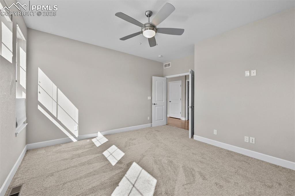 Image 23 of 45: Bedroom