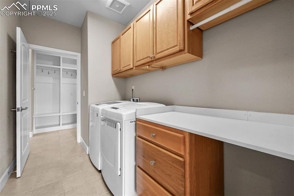 Image 24 of 45: Laundry