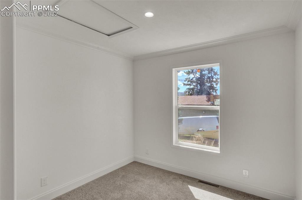 Listing 5706320, Image 17 of 42