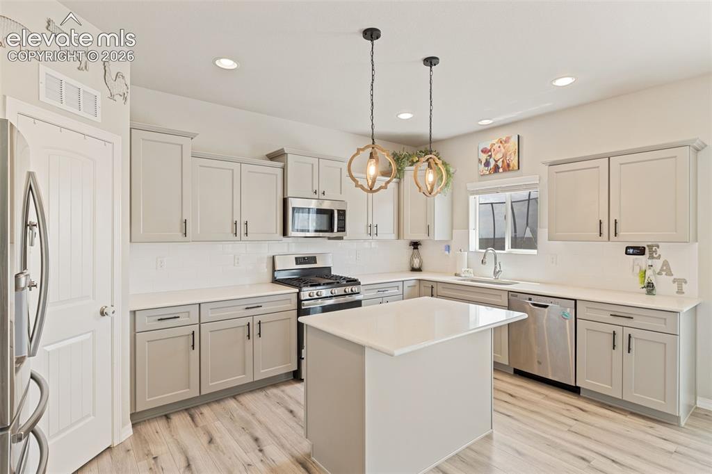 Image 13 of 35: Kitchen