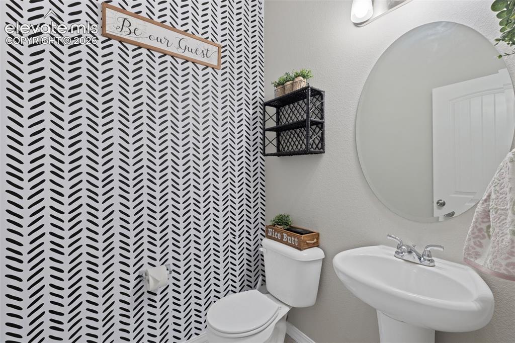 Image 17 of 35: Bathroom