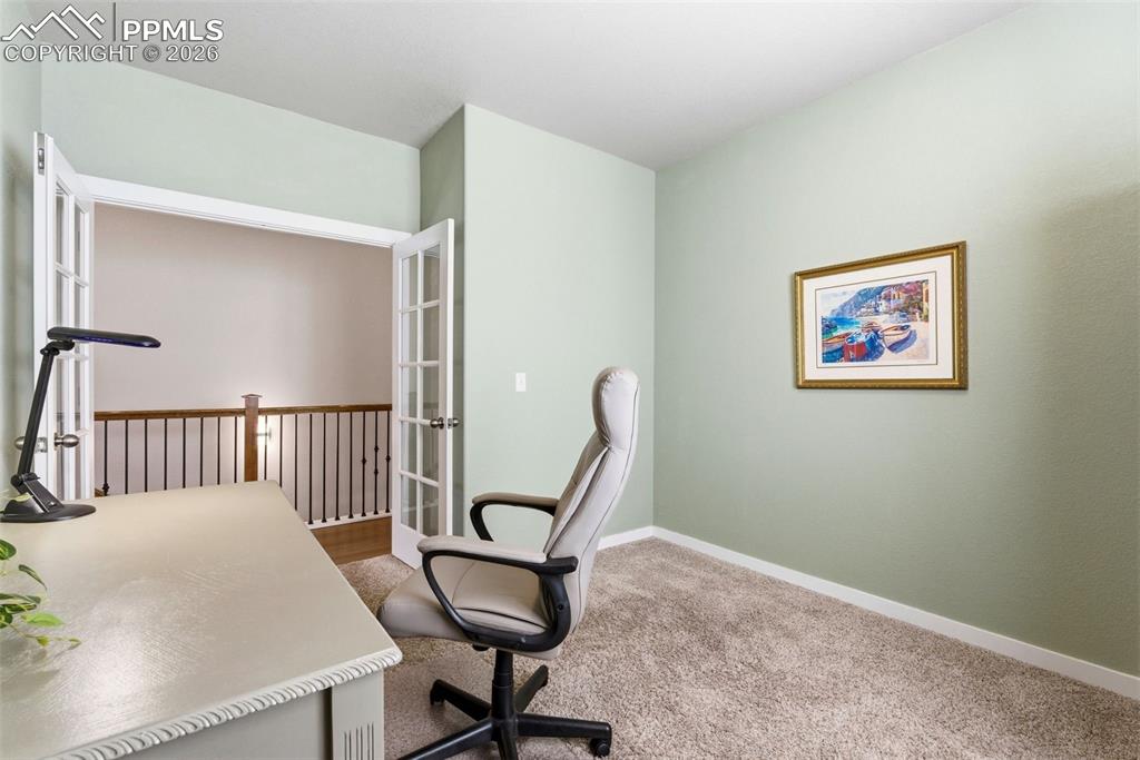 Image 21 of 48: Office