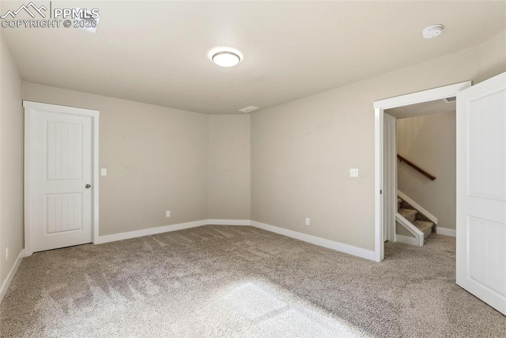 Image 32 of 48: Bedroom