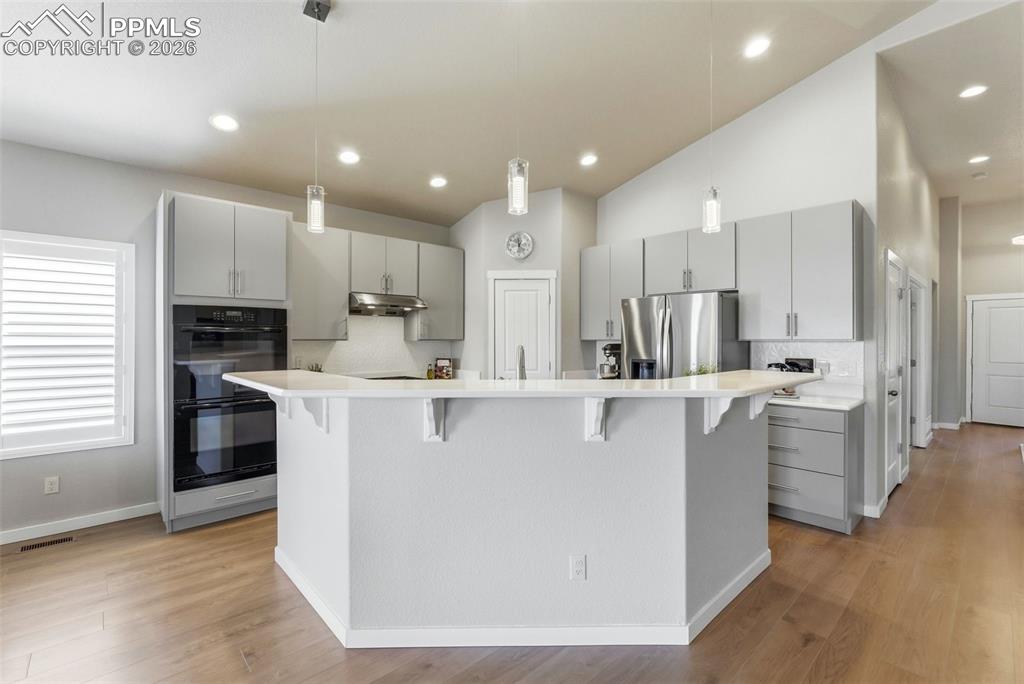 Image 8 of 48: Kitchen