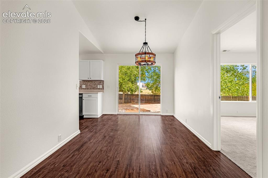 Image 8 of 34: Dining Area