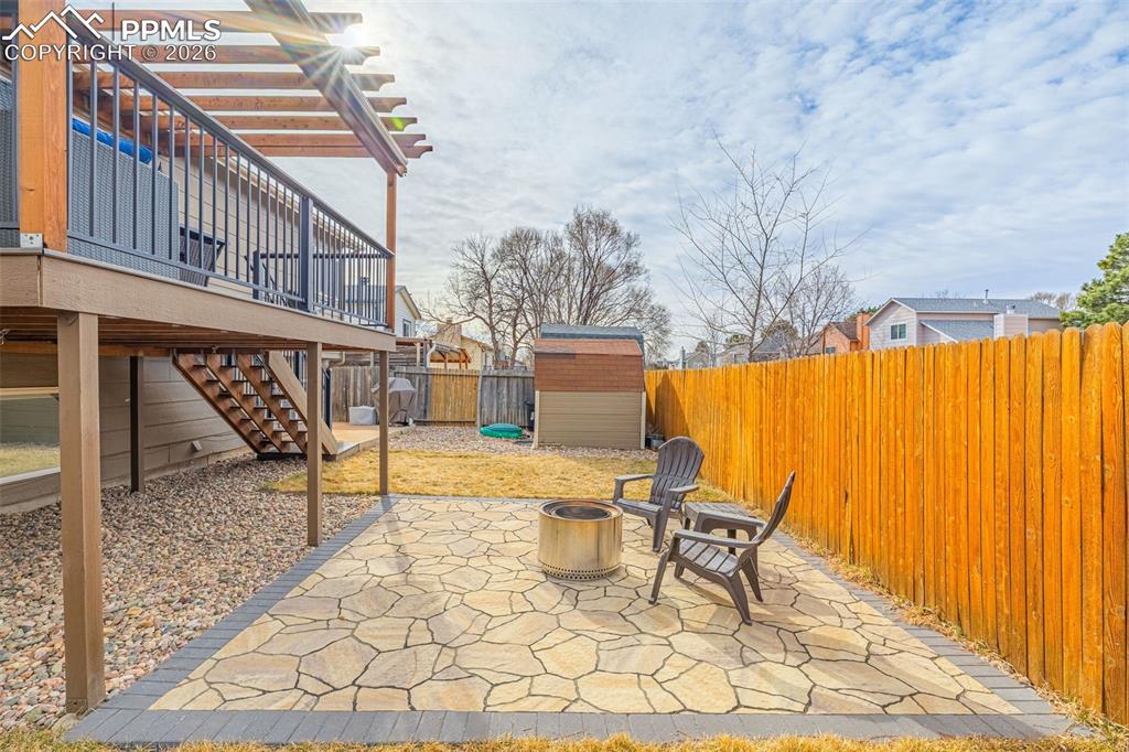 Image 20 of 23: Patio