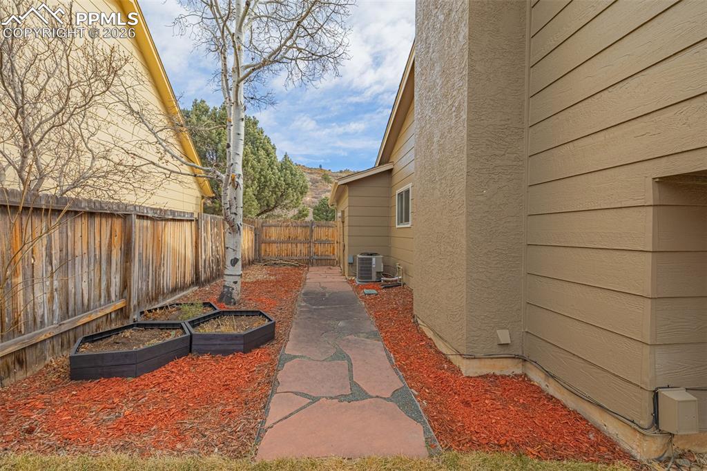 Image 22 of 23: Side of Structure