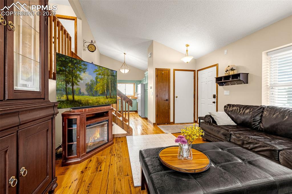 Image 6 of 23: Living Room