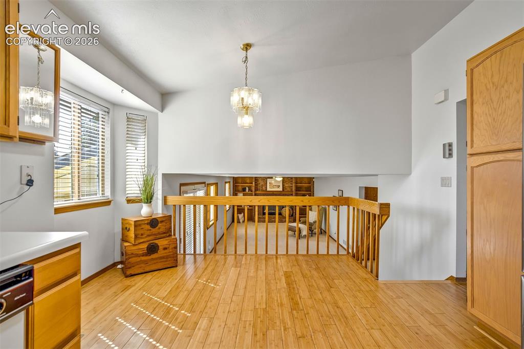 Image 18 of 50: Plenty of space for a table