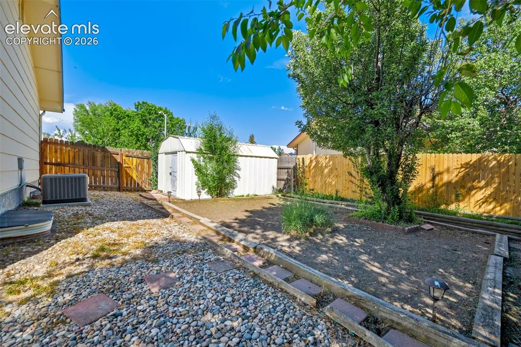 Image 46 of 50: Perfect area for gardening