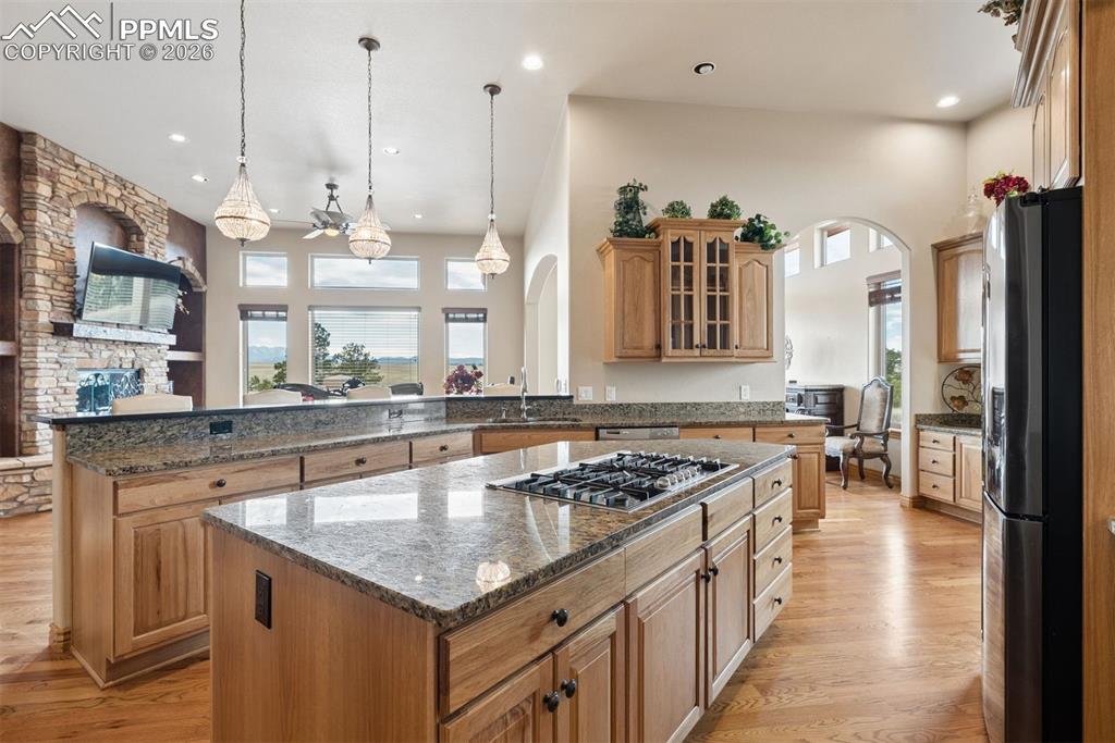 Image 15 of 49: Living Room