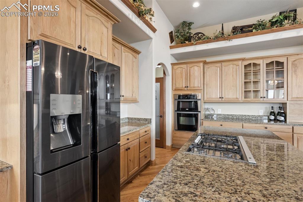 Image 17 of 49: Living Room