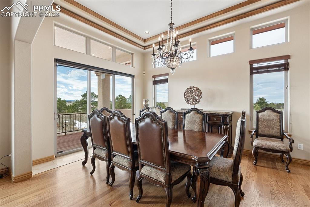 Image 20 of 49: Kitchen