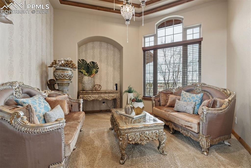 Image 23 of 49: Kitchen