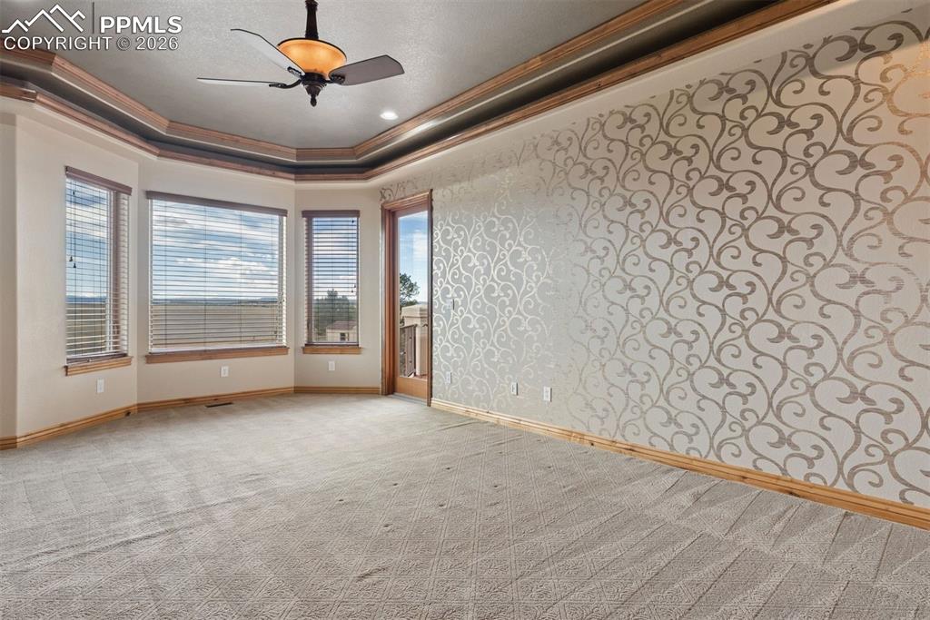 Image 26 of 49: Dining Area