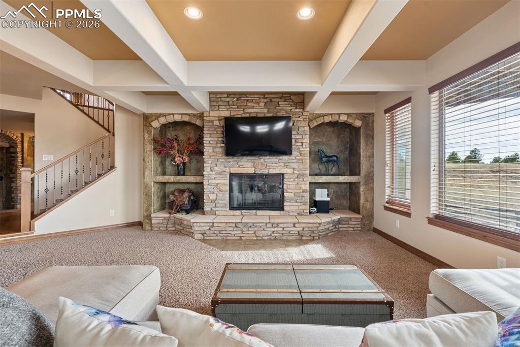 Image 34 of 49: Closet