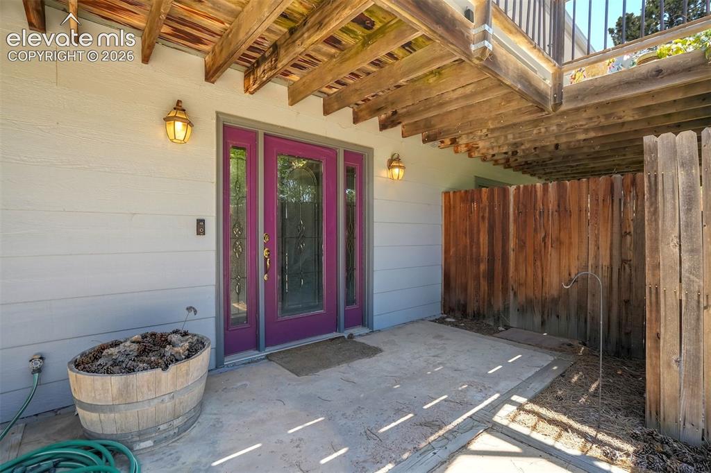 Image 10 of 44: Entry