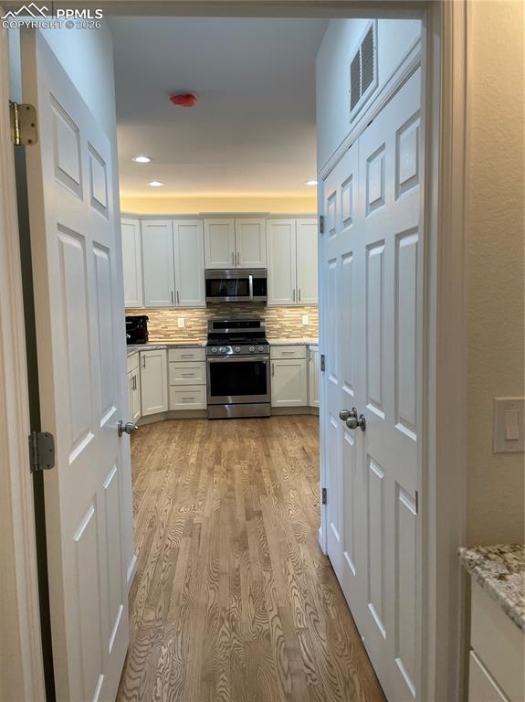 Image 30 of 31: Kitchen