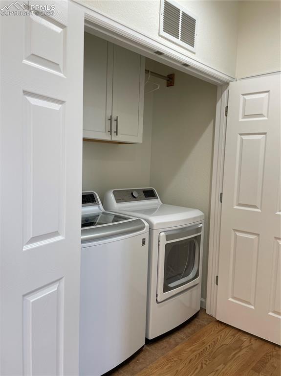 Image 31 of 31: Laundry