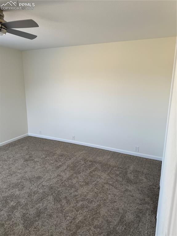 Image 8 of 31: Bedroom