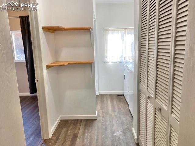 Image 14 of 16: Closet