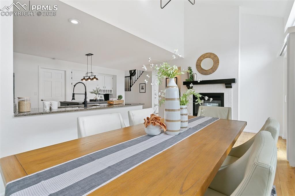 Image 7 of 47: Dining Area