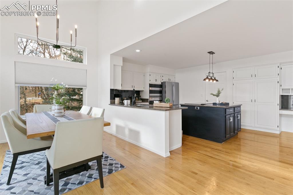 Image 8 of 47: Dining Area