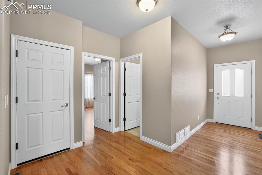 Image 17 of 32: Bathroom